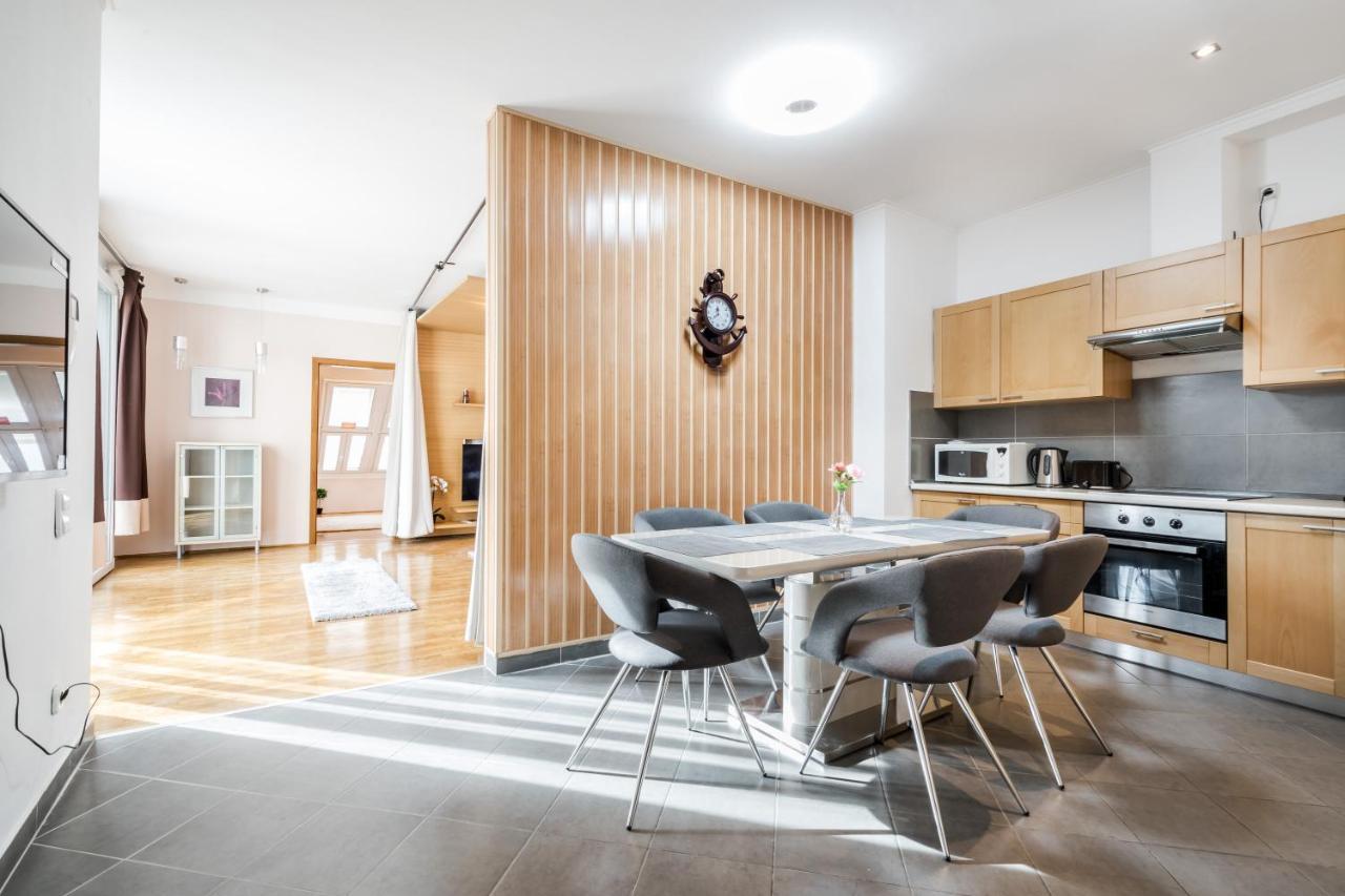 Bpr Timber Loft Home With Balcony Будапеща Екстериор снимка